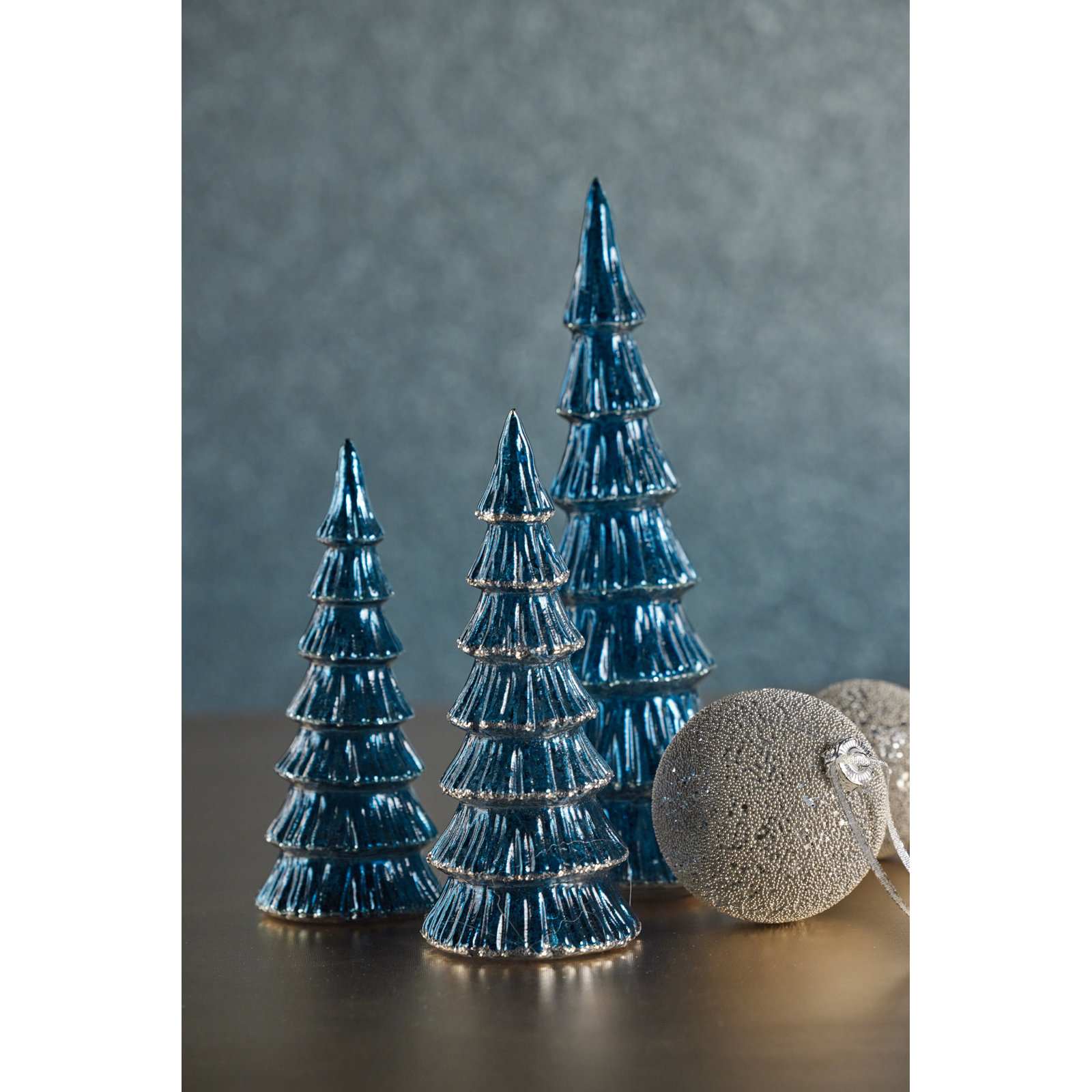 Hartzke Lighted Glass Tree