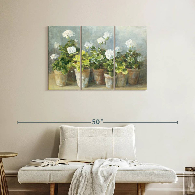 Harnek White Geraniums Crop, 24" H x 38" W