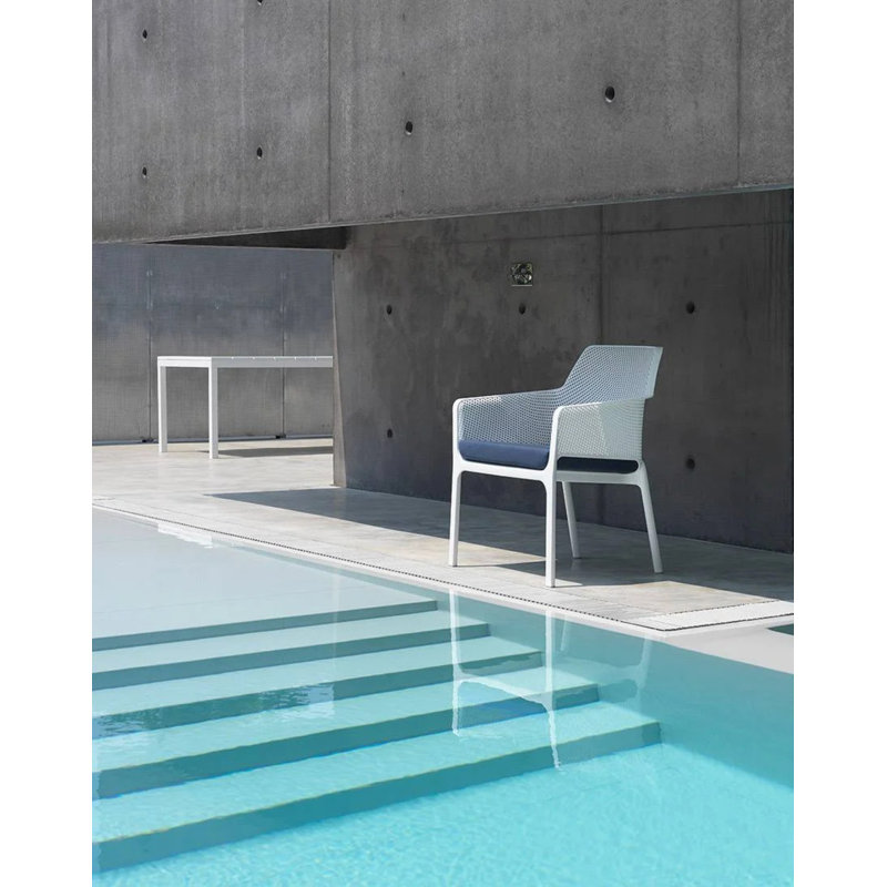 Net Outdoor Lounge Chair, White