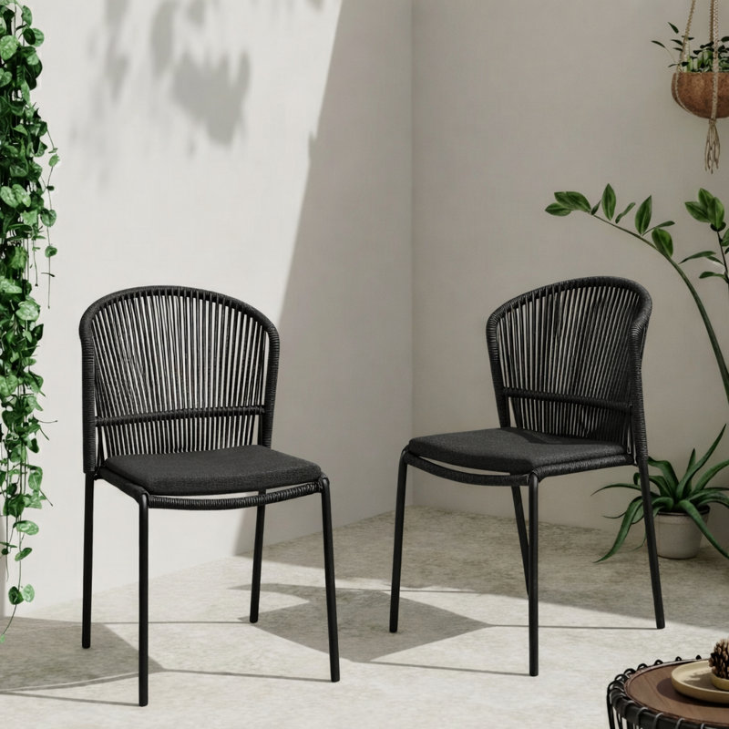 Chaise de salle à manger empilable à tissage intérieur / extérieur gris foncé - ensemble en acier pour les espaces extérieurs et extérieurs (ensemble de 2)