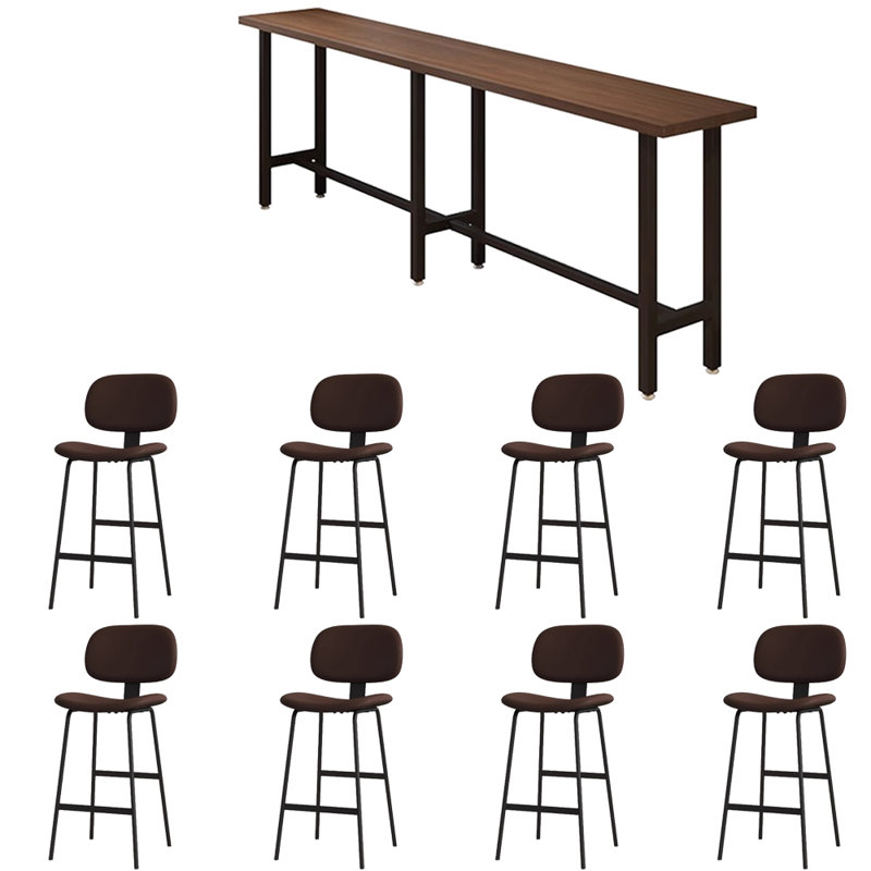 Tables et chaises de bar simples en bois massif