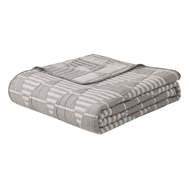 DESIGN STUDIO Trigon 3-Piece All-Season Soft Woven Matelasse Jacquard Reversible Cotton Blend Quilt Set, Tan