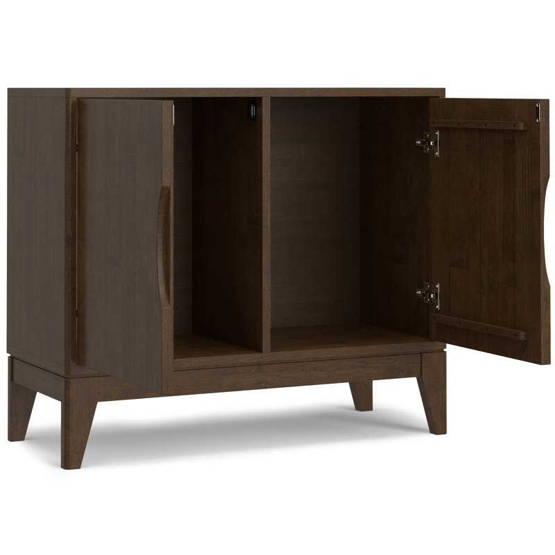 Buffet en bois massif Mid-Century moderne à 2 portes avec pieds fuselés et tablettes réglables Harper