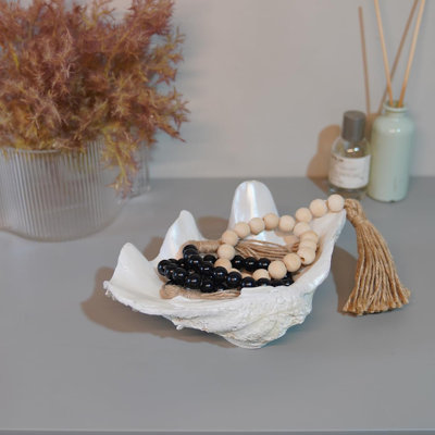 Decorative Bowl Entryway Table Decor - Resin Clam Shells Bowls Seashell Beach Console Table Home Decor Accents For Ocean Themed Living Room Coffee Table Decor 9 * 6 * 3.5 Inch