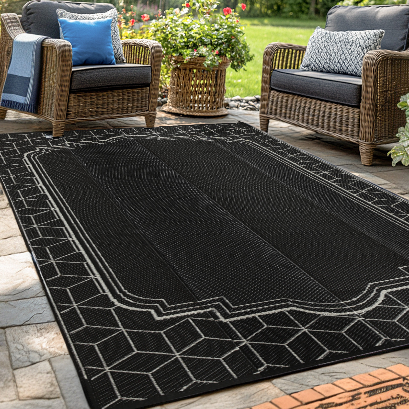 Winston Porter Geometric Black Indoor / Outdoor Rug | Wayfair