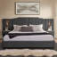 Très grand lit plateforme tapissier avec table de chevet intégrée, tête de lit à rayures verticales et éclairage réglable pour les chambres à coucher modernes.-805043293-805043289