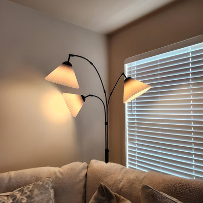 Lampe sur pied arquée 80 po Makilah, à intensité variable, à 3 bras, à niveaux ajustables, base lestée