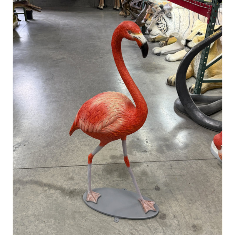 Statue de bébé flamant rose grandeur nature