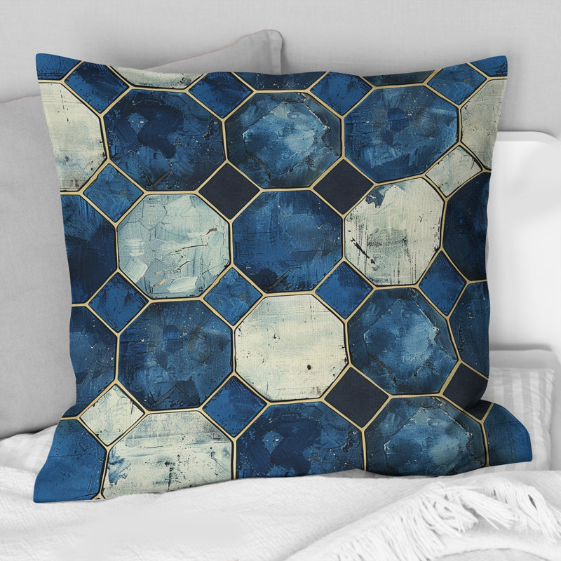 Coussin bleu et beige Midcentury Hexagon Print II - Midcentury, 18"H x 18"W