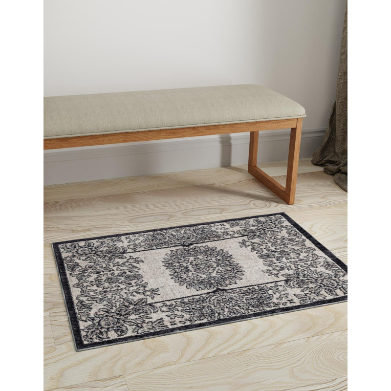 Policarpio Oriental Indoor Rug, Rectangle 2' x 3'