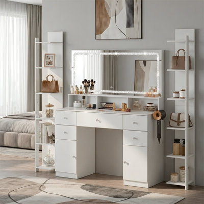 Modern Chic Vanity Table With Adjustable Lighting