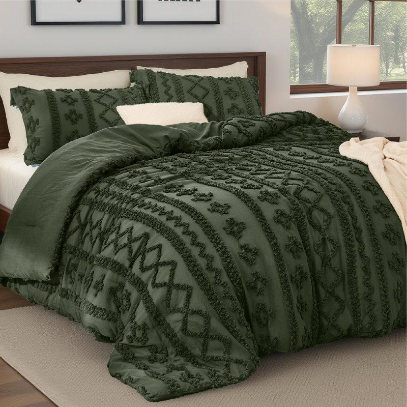 Bedsure Tufted Embroidery All-Season Microfiber Comforter Set, Queen Comforter + 2 Standard Shams, Olive Green