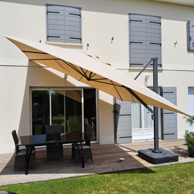Parasol en porte-à-faux carré avec base Mcelfresh, beige