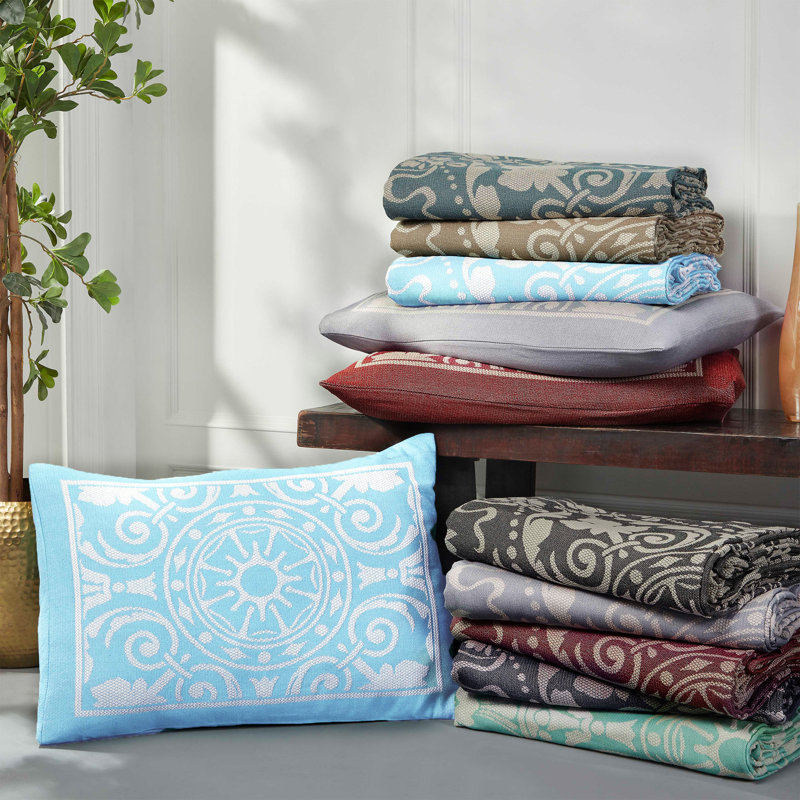 Alistair Lightweight Cotton Blend Jacquard Traditional Medallion Bedspread Set, Off White