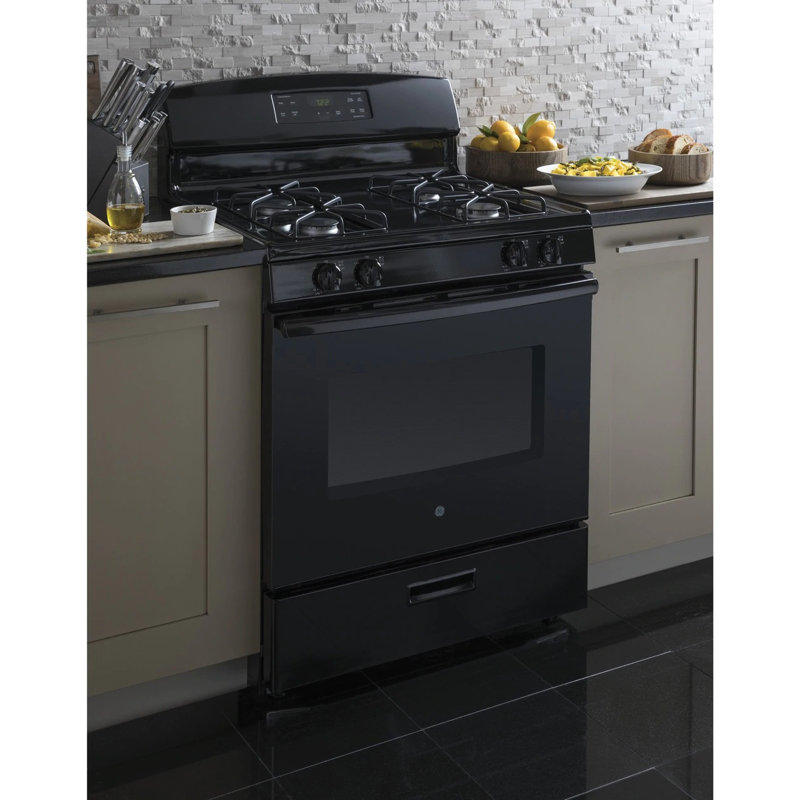 30" 4.8 cu. ft. Freestanding Gas Range, Black