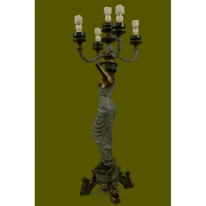 Figurine de sculpture en bronze signée Moreau