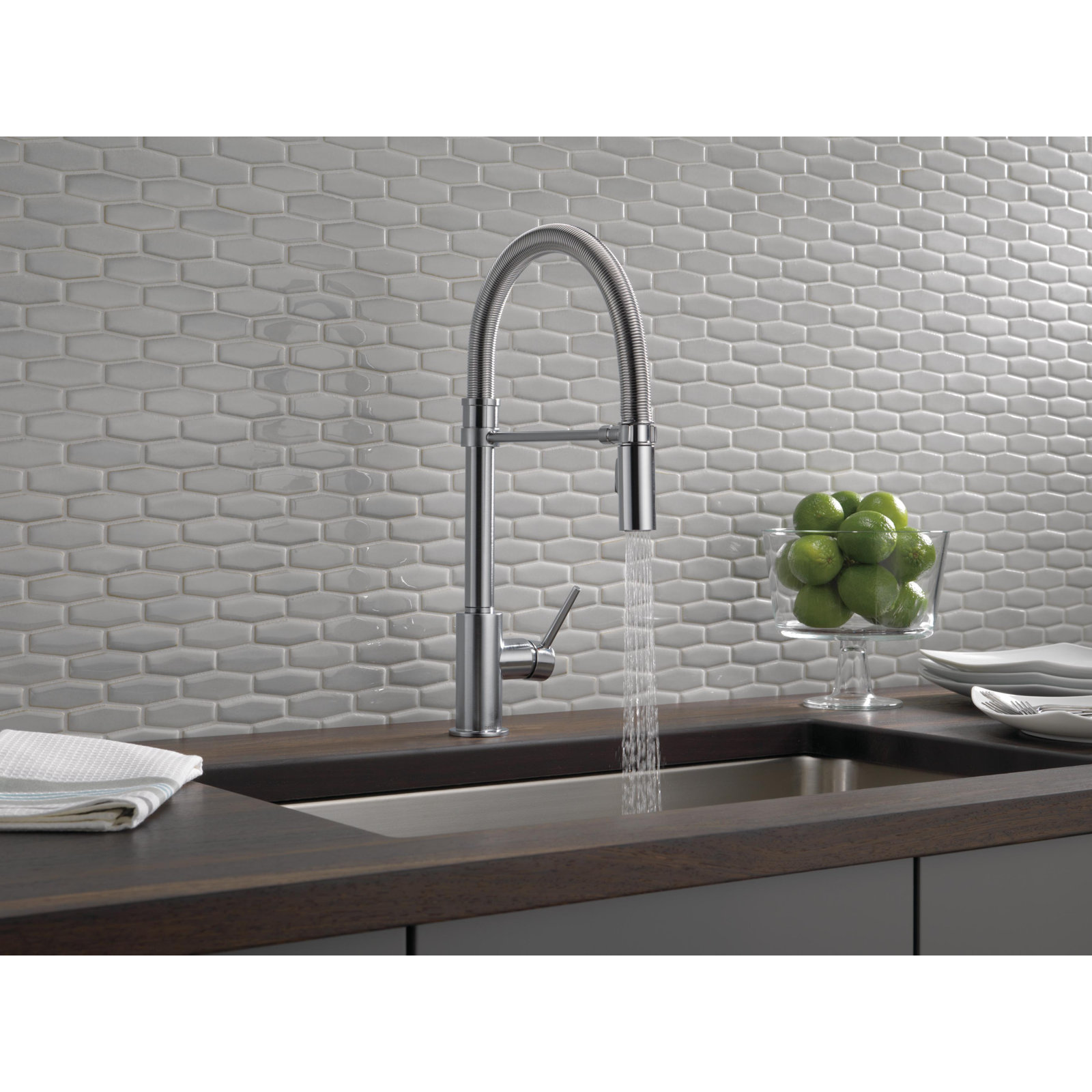 Delta Trinsic Pull Down Sprayer Kitchen Sink Faucet, Pro Commercial Style Pull Down Kitchen Faucet, Arctic Stainless