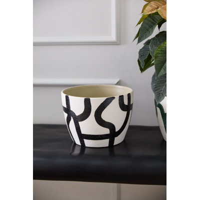 Leshawn 10" Pot Planter