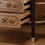Armoire d'appoint en demi-lune vintage peinte à la main