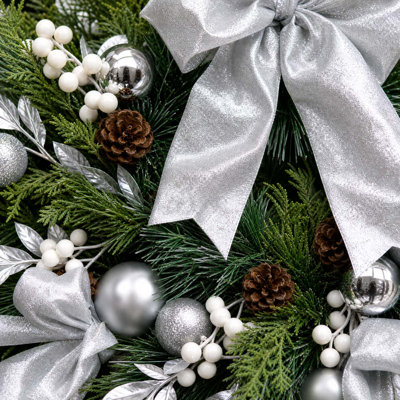 24-Inch Pre-Lit Christmas Wreath with Silver Ribbon