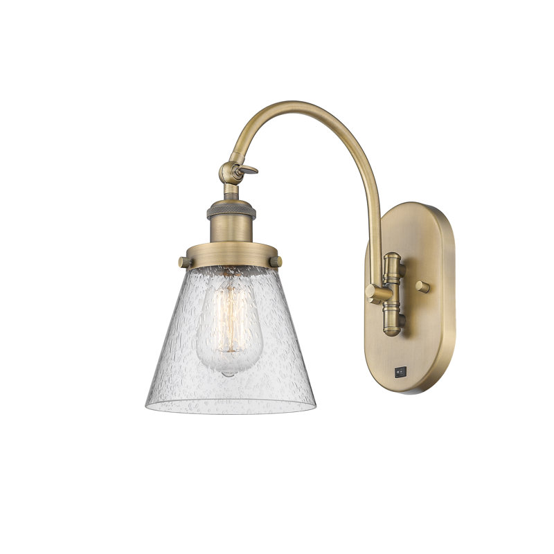 Applique murale 1 lumière 6 "avec bras pivotant Shauna Cone 6"., Ampoule non incluse, Laiton brossé
