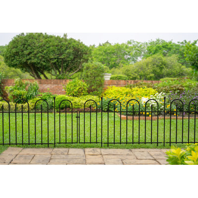 91.5cm H x 123cm W Steel Fence Panels Included
