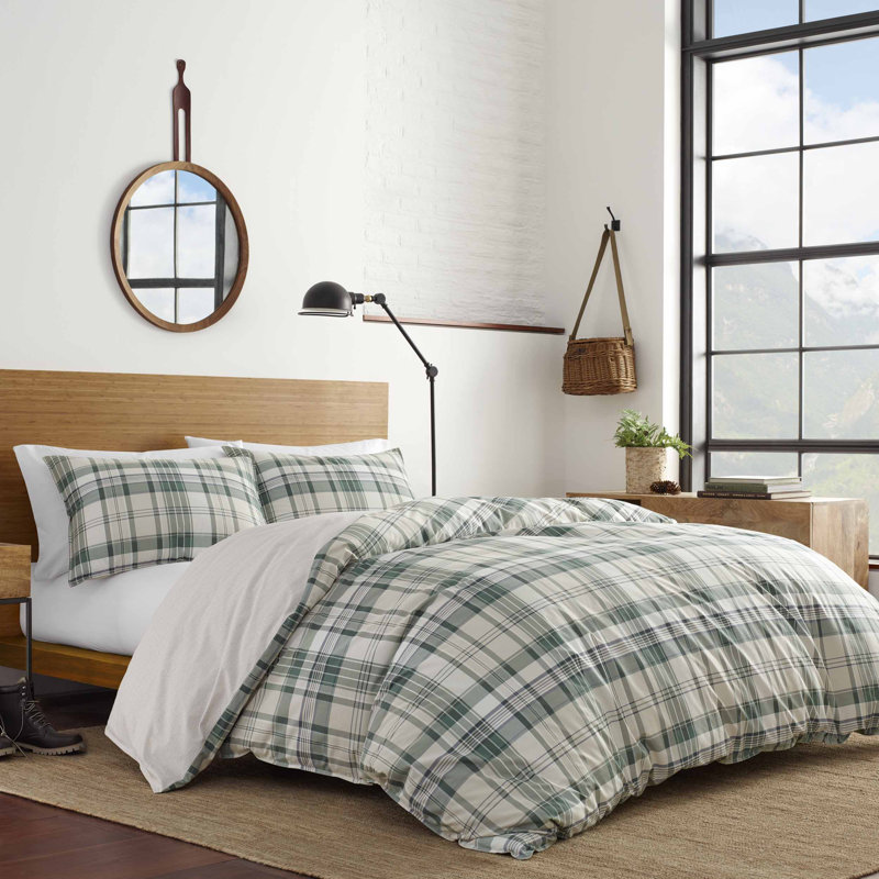 Eddie Bauer Timbers Green Cotton Reversible Bedding Set, King Comforter + 2 Shams, Chrome
