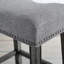 Tabourets de bar rembourrés gris à assise en forme de selle, 29 po. Fabriqué en bois véritable avec grain vieilli. Design contemporain pour la résidence. 2. l 18 po x P 13 po H 29 po. Assemblage requis sans dossier gris de 29 po. Fabriqué à partir de