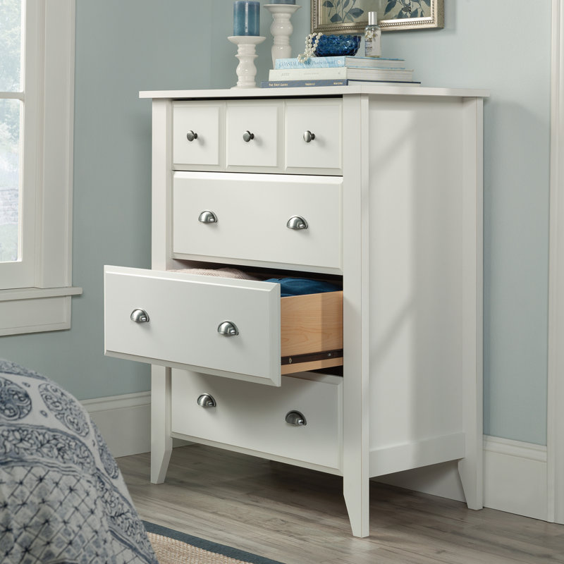 Deundray 34.75'' W 4 - Drawer Dresser, White