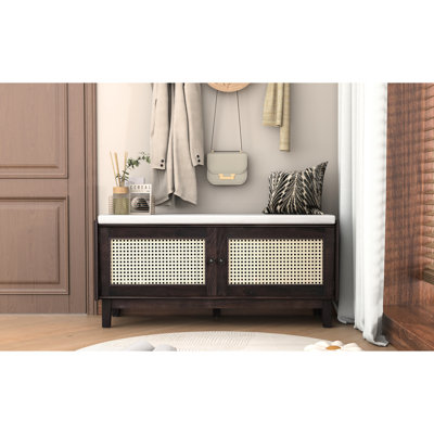 Banc de hall d'entrée avec coussin amovible, 4 zones divisées, 3 niveaux de hauteur, pied stable, pour un usage domestique, banc de rangement rembourré bleu marine antique et beige, portes doubles, intérieur élégant, compartiments, salon