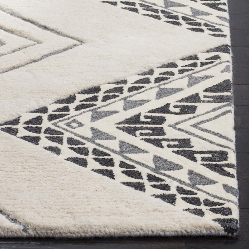 Powell Hand Tufted Performance Southwestern Rug, Round 7'