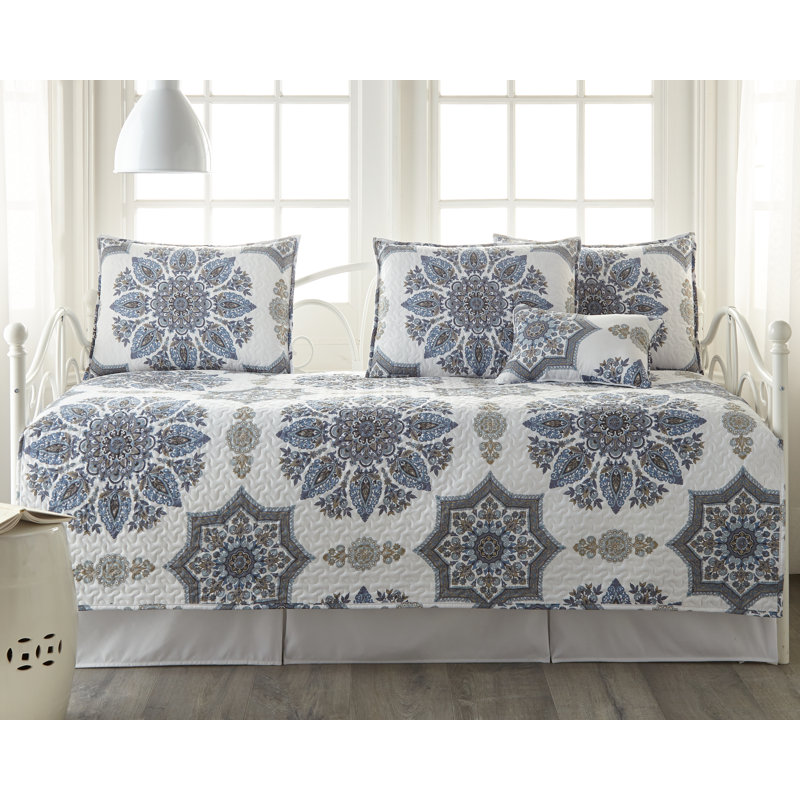 Southshore Fine Linens Infinity 6-Piece Twin Daybed Quilted Medallion Bedding Set with 3 Shams, Bed Skirt and Neck Pillow, Infinity Blue