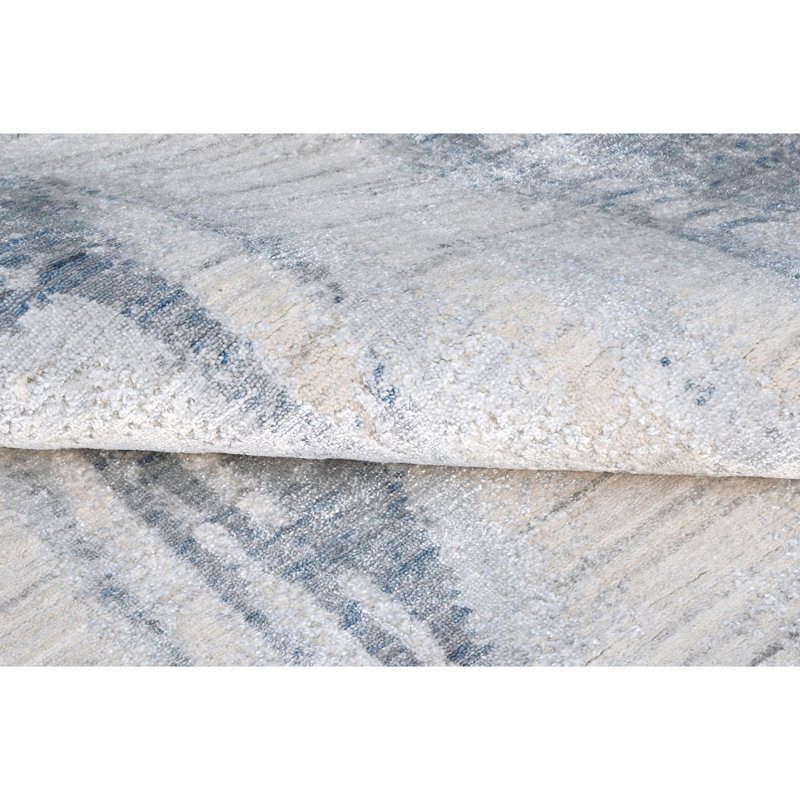 Abstract Area Rug in Blue/White, Rectangle 6' x 9'