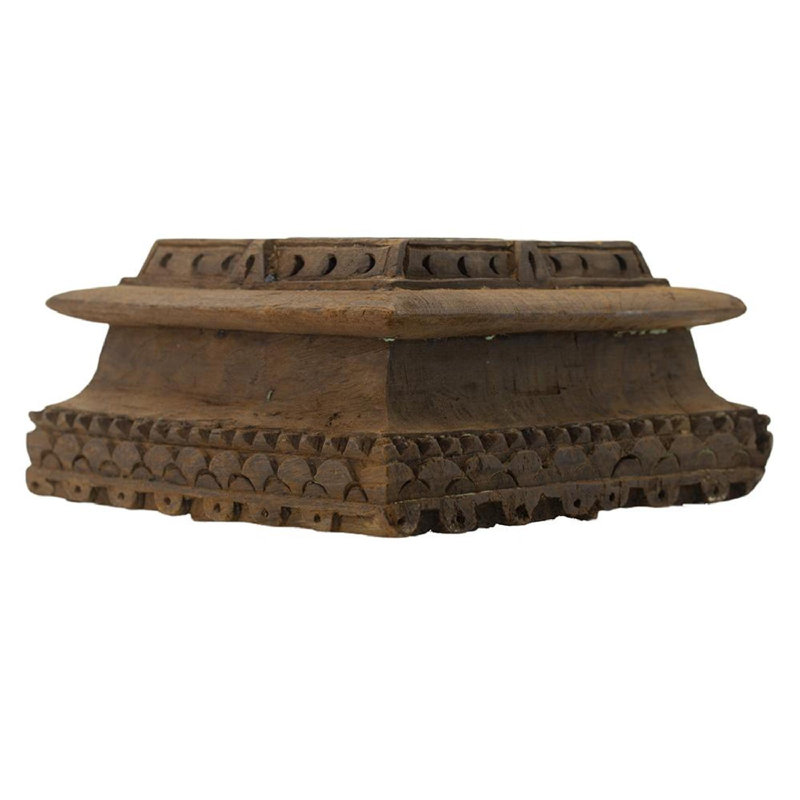 Bougeoir à pilier sculpté 10X10x5.5