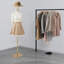Mannequin de magasin de vêtements féminin-117247244