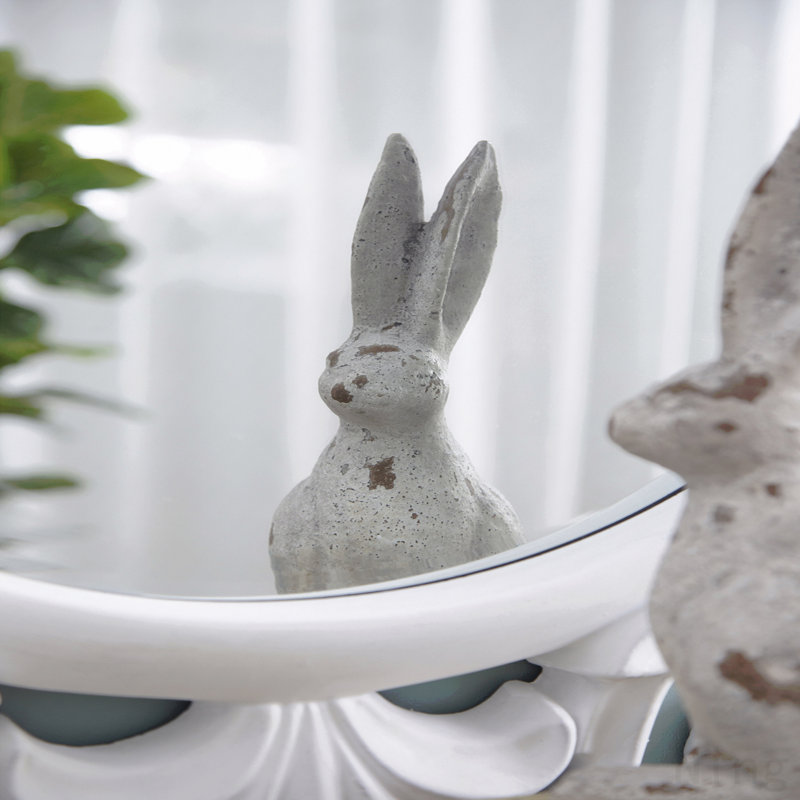 Statue de lapin en ciment crème 5,3 x 4,5 x 12,8 po