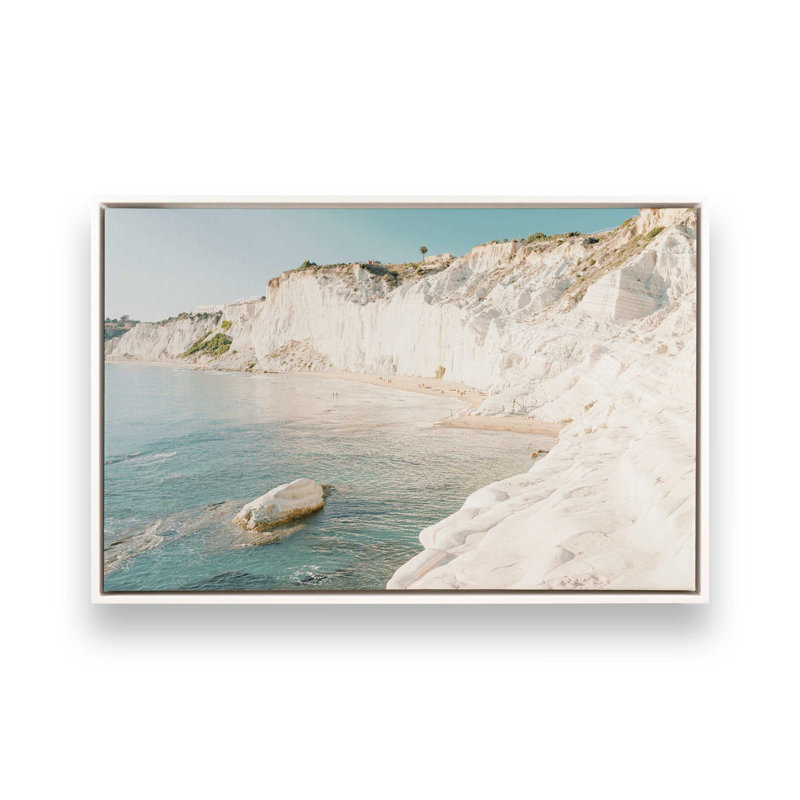 Cliffside Dreams, reproduction sur toile, H 32,75 po x l 48,75 po x P 1,75 po, Cadre flottant blanc opaque