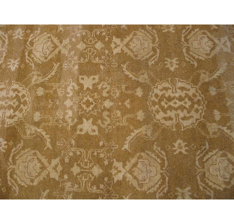 Élégant tapis Agra indien de couleur rouille et chameau avec motif floral