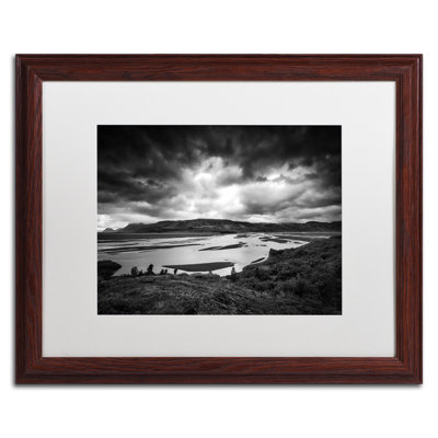 «The Onset of Darkness» Fadel, reproduction de photo sur toile encadrée