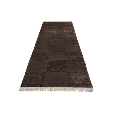Tapis de couloir brun clair