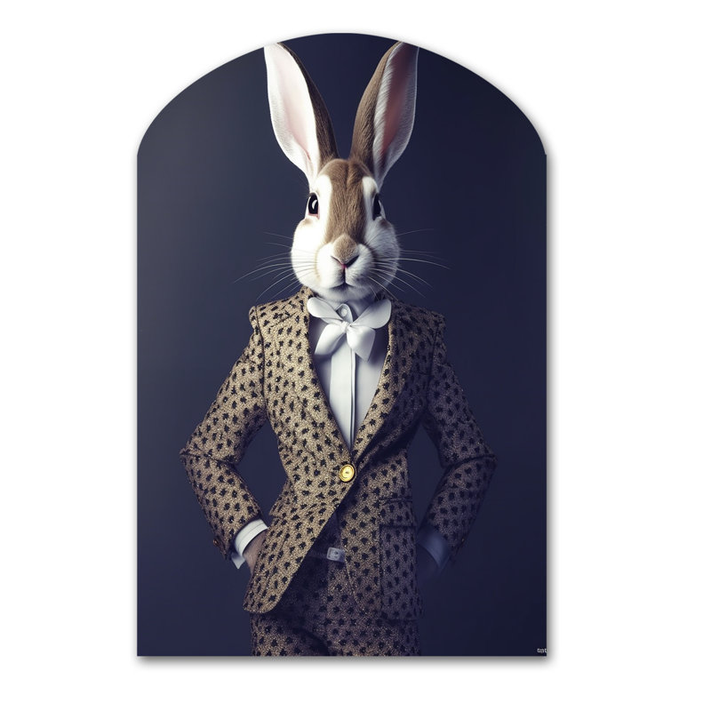 Lapin blanc en costume de fantaisie, H 34 po x l 25 po