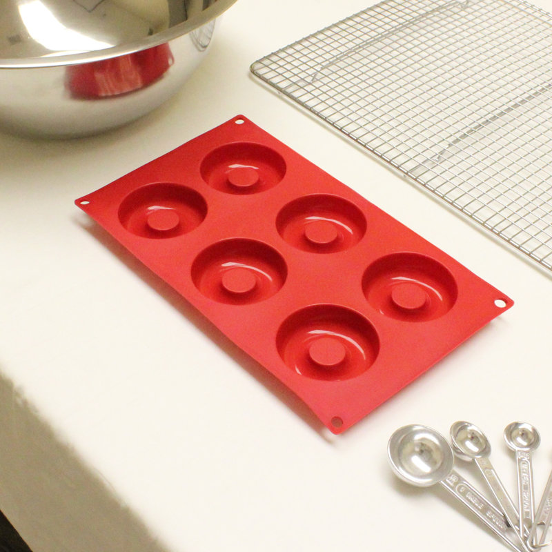 Red Non-Stick High Heat Silicone Baking Mold with Lid