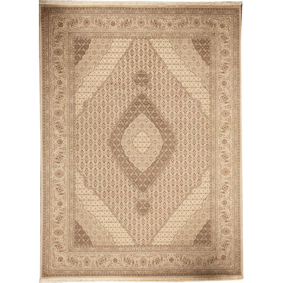 Elegance Hand Woven Silk and Wool Oriental Area Rug