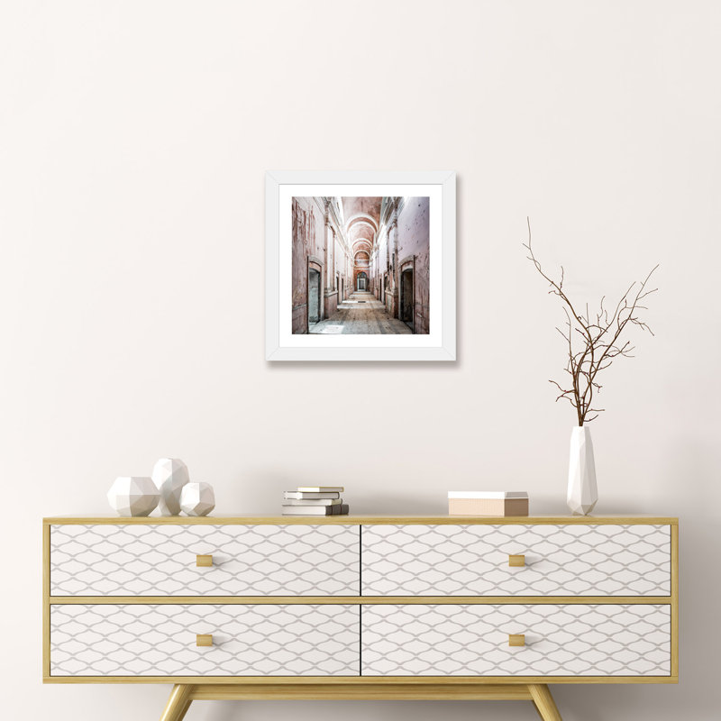 «Roman Spa» par Simon Yeung - reproduction de photo, H 24 po x l 24 po x p 1 po, Papier encadré blanc
