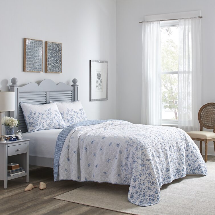 Laura Ashley Floral Blue/White 100% Cotton Reversible Quilt Set