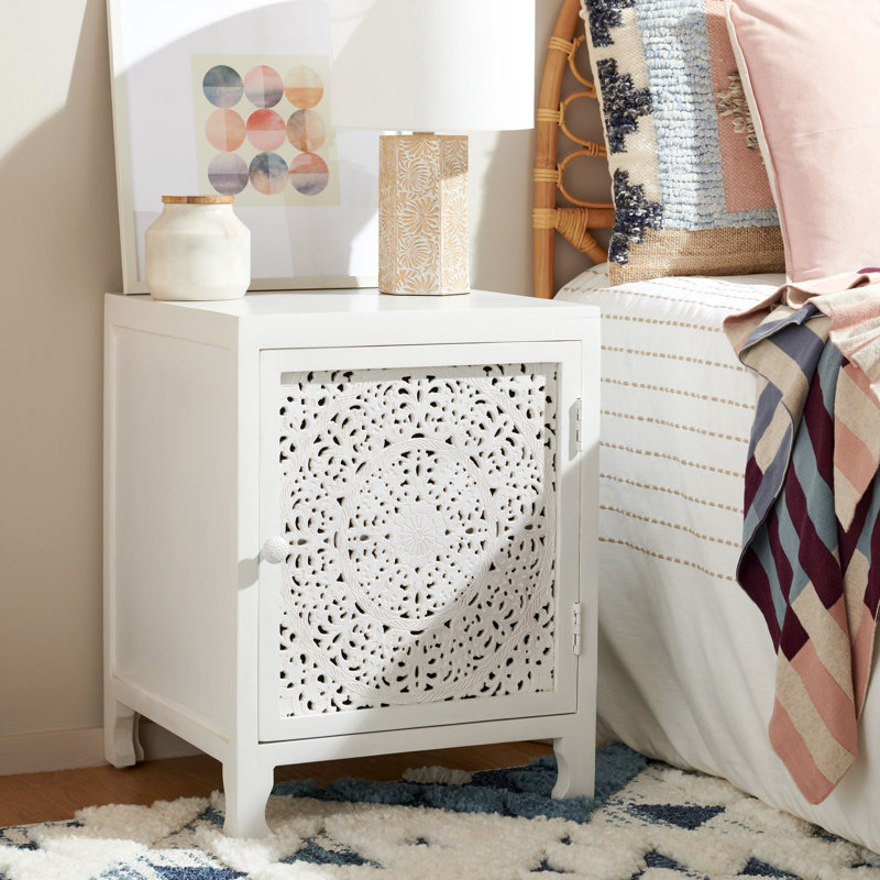 Niurka 18'' W Nightstand