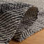 Tapis noir à motif géométrique tissé à plat à la main Abberton-273167687