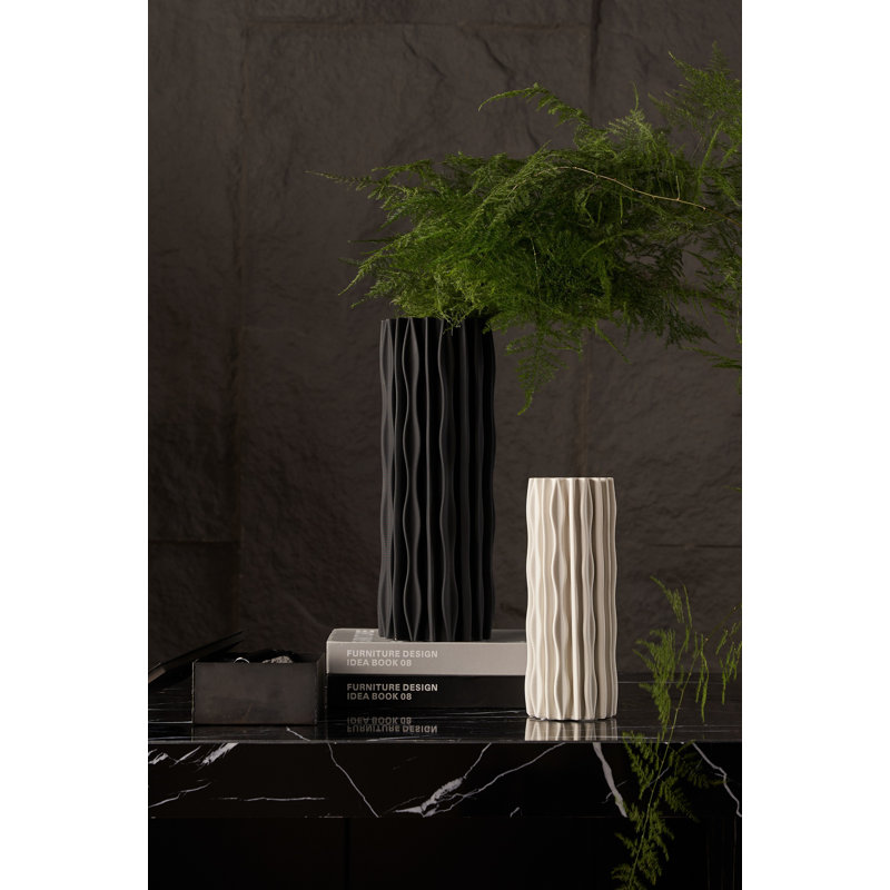 Vase en céramique, H 13 po x l 5 po x P 5 po, Noir