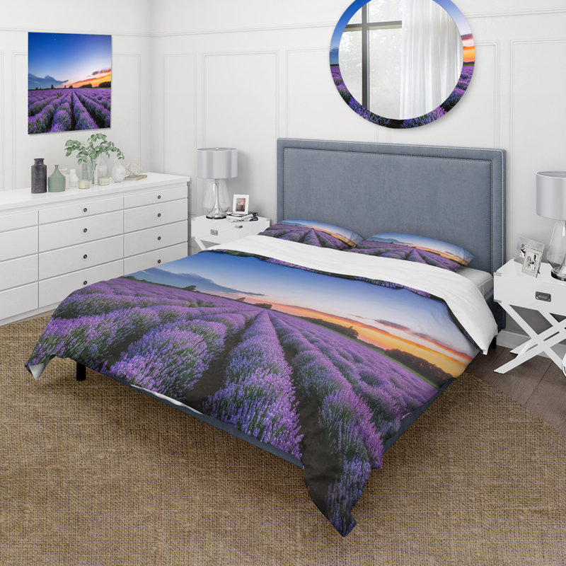 Sunrise & Dramatic Clouds Over Lavender Field I - Ensemble de housse de couette Farmhouse - Microfibre de polyester