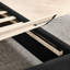 Structure de lit tapissier pour grand lit avec velours, rayures verticales, boutons et lampes de chevet réglables-325606205-326146014